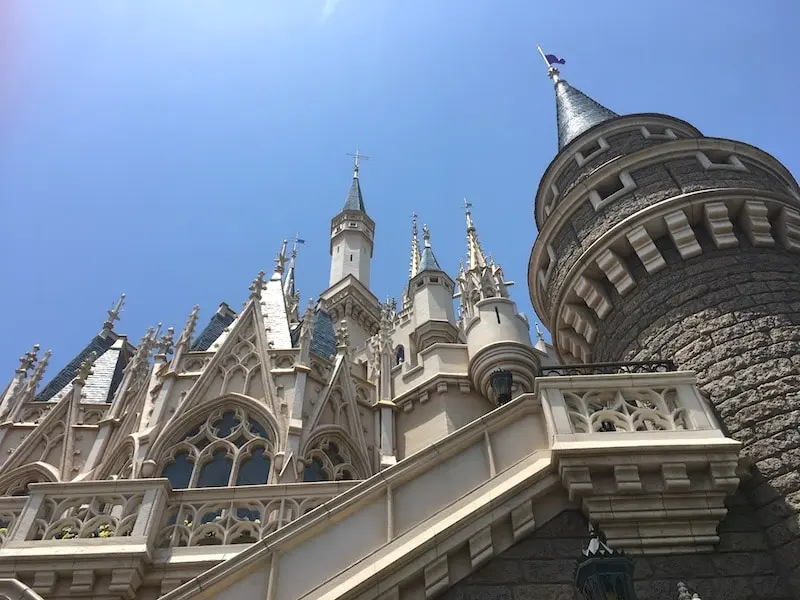 tokyo disneyland castle