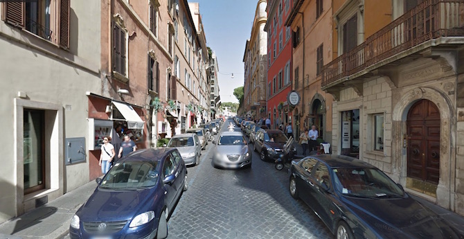 FIND THE BEST LEATHER SHOPS IN ROME ON THIS STREET!