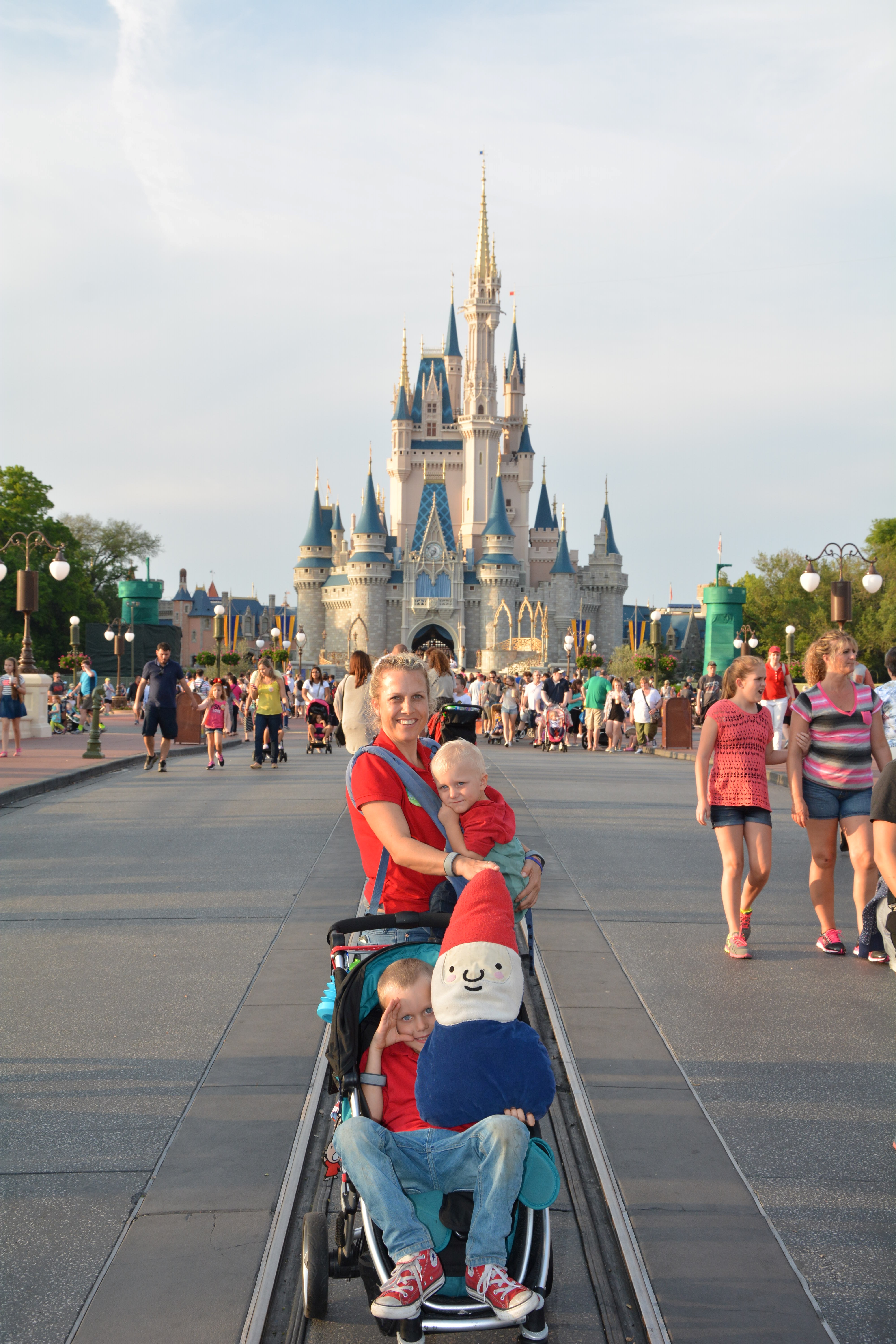 taking a toddler to magic kingdom park pic