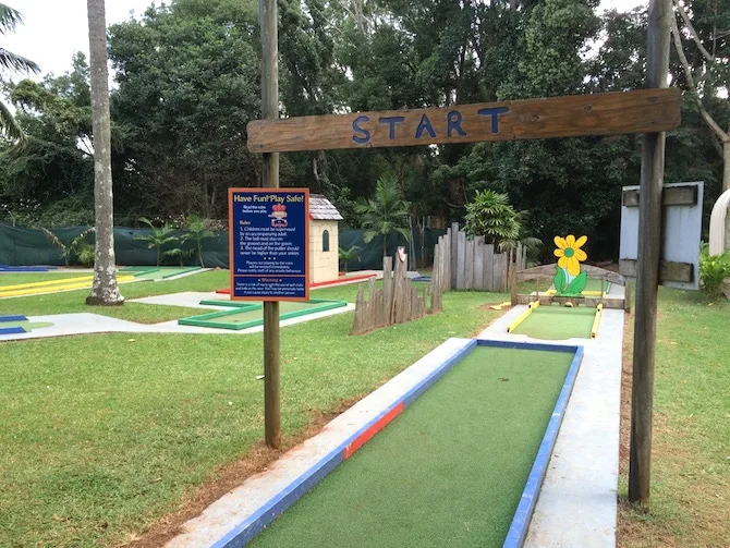 macadamia castle golf