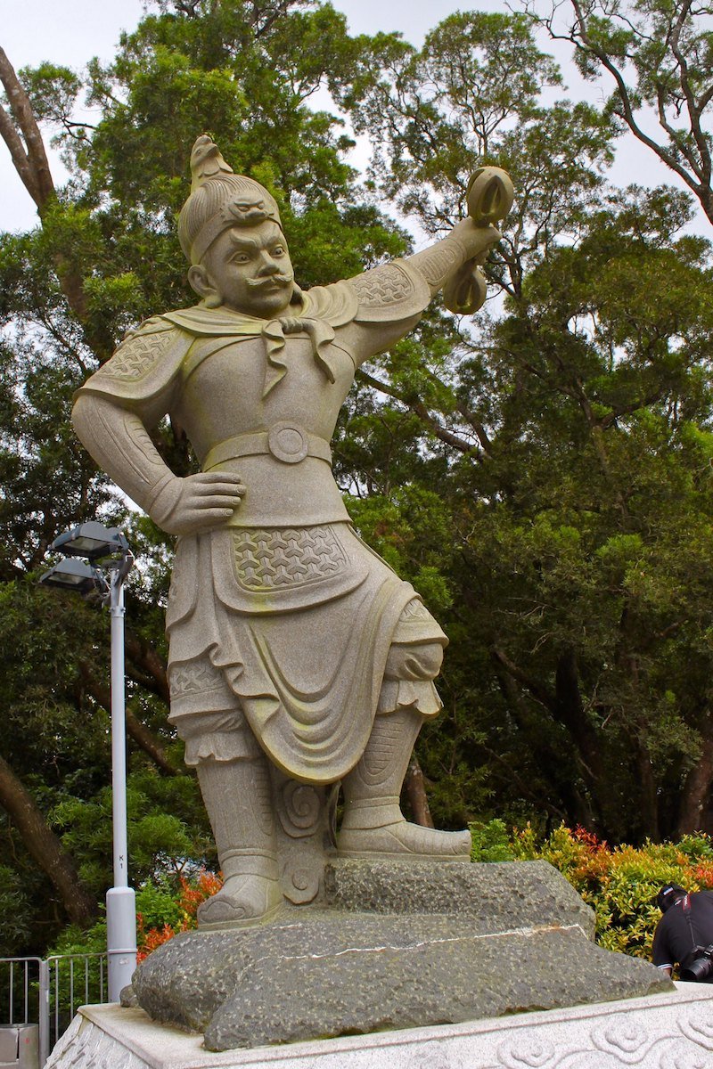 tian tan buddha at ngong ping by travis