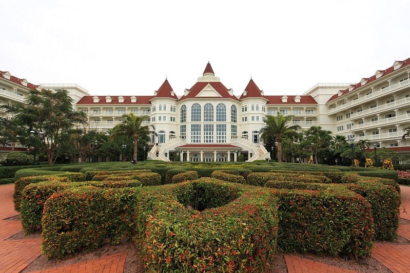 best things to do in hong kong - stay HK disneyland hotel by dennis wong