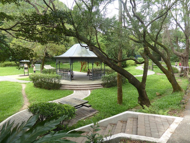 chinese gardens victoria peak by mikel santamaria