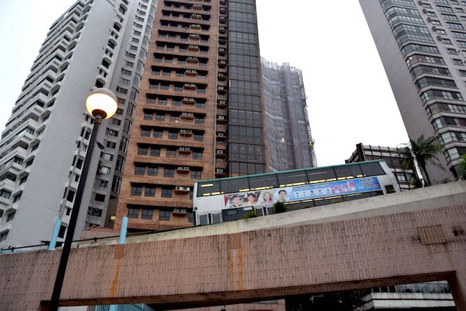 hong kong zoo and botanical gardens bus overpass pic