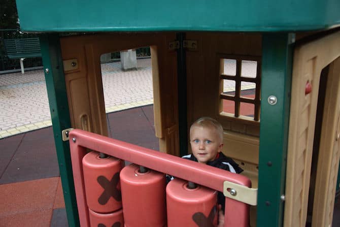 hong kong zoo and botanical gardens- jack in house at the playground pic