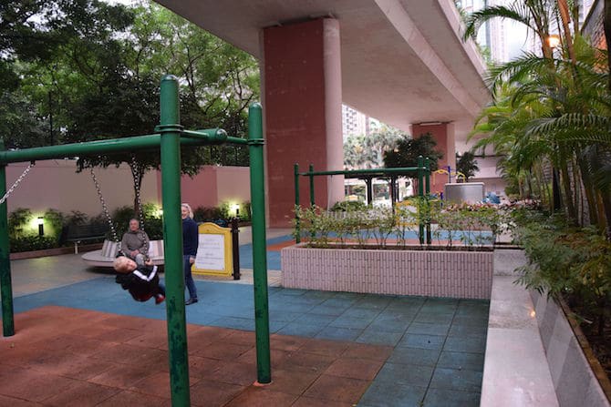 hong kong zoo and botanical gardens swings pic