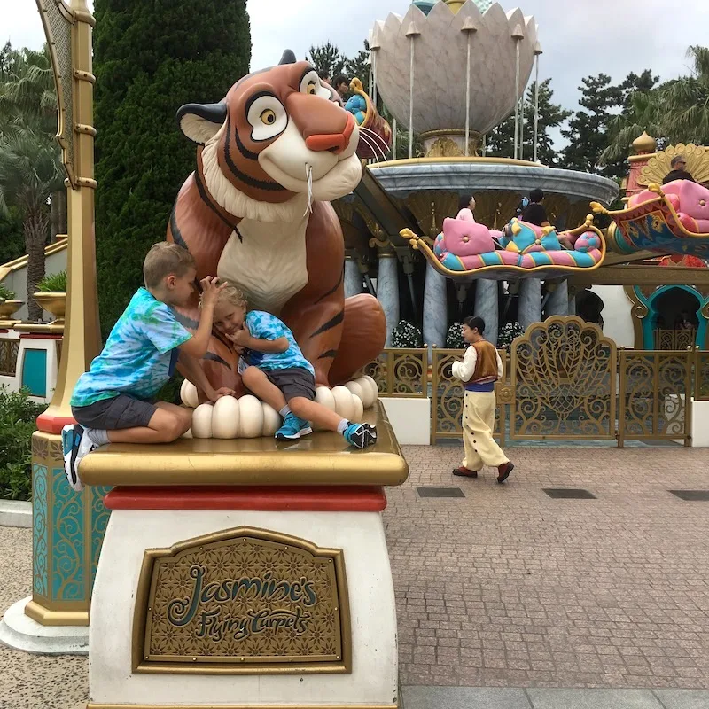 two level carousel in disneysea park