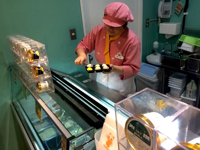 best ice cream shop in tokyo serves japanese ice cream flavors