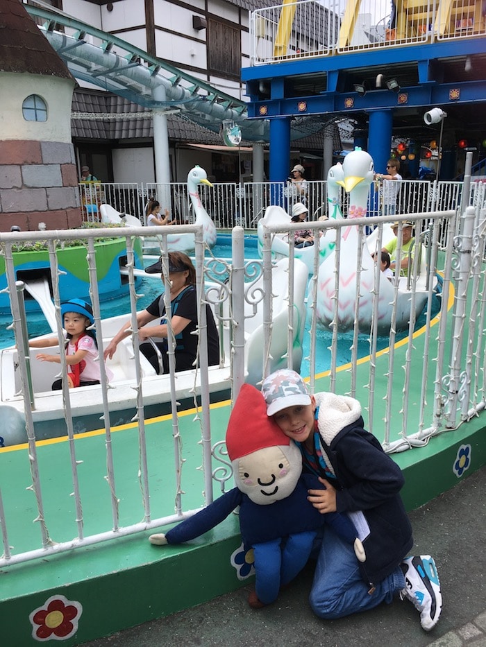 Hanayashiki theme park in Asakusa with Roam the Gnome