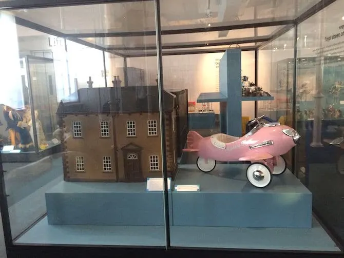 museum of childhood london review old toys