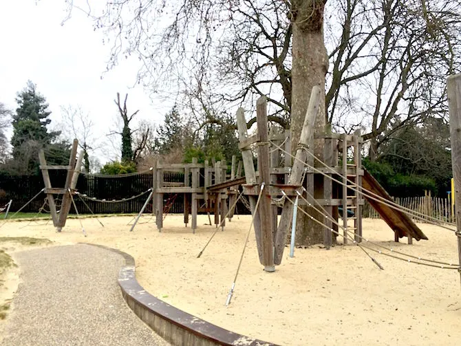 regents park playground hanover gate tree fort tree