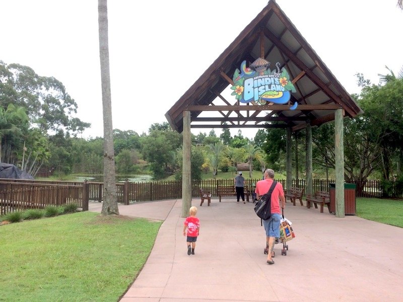 bindis island entrance at australia zoo