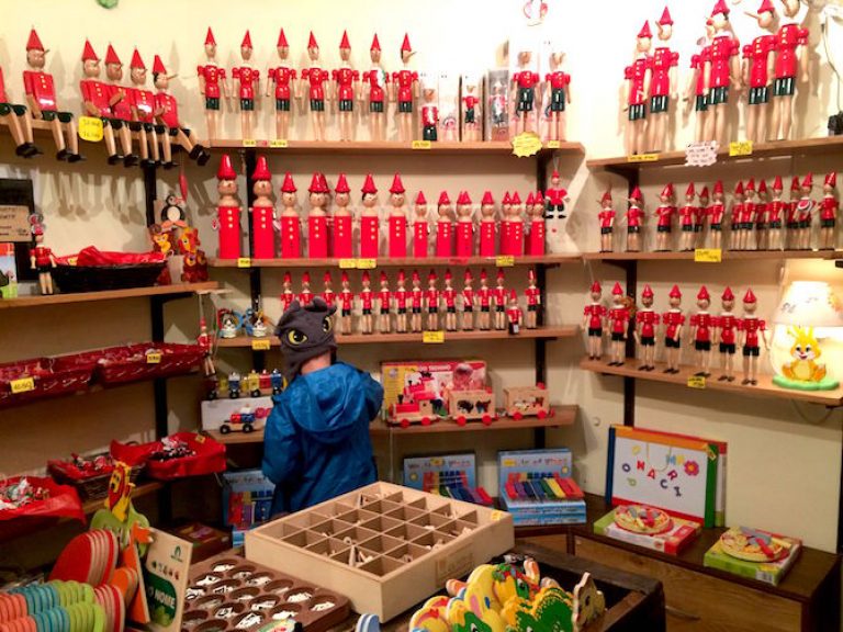 ULTIMATE GUIDE TO THE BEST PINOCCHIO STORE ROME ITALY