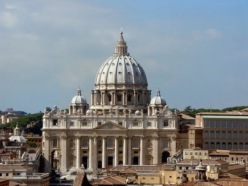 st peters dome in rome with teenagers