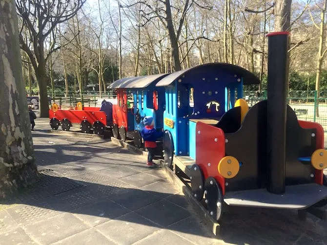  Jardin du Luxembourg Playground train pic 