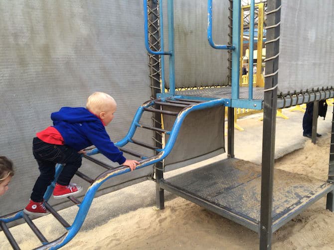 Paris Gardens Garden of Wind and Dunes climbing frame pic