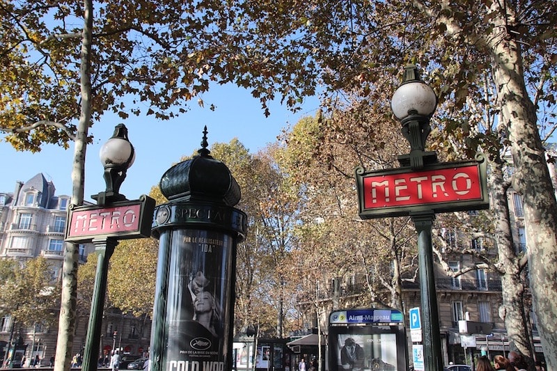 paris metro station city pic