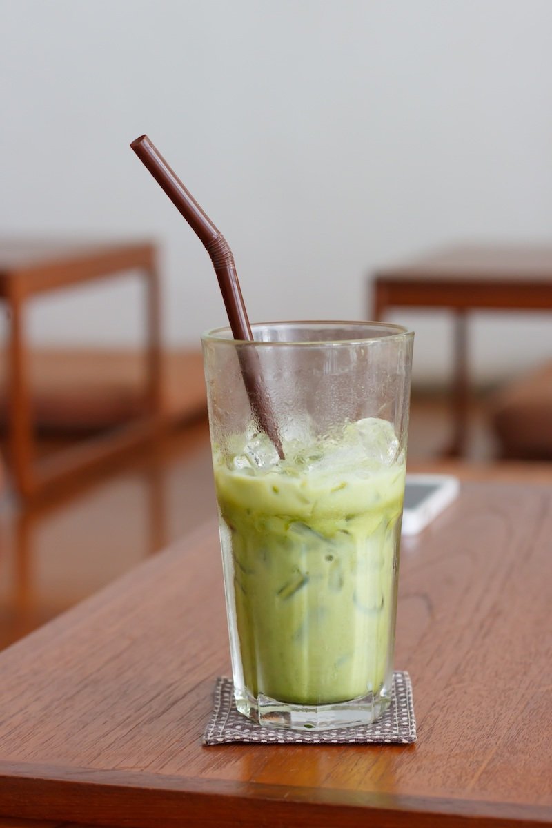 green tea drink with ice pic