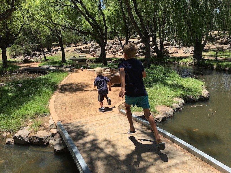 Yarralumla Park Canberra pathways picYarralumla Park Canberra pathways pic