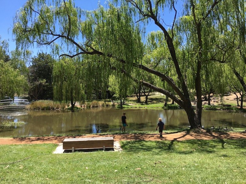 yarralumla park in canberra pic