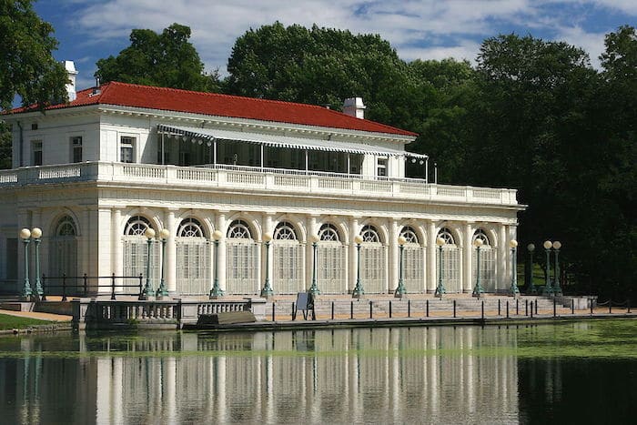 Visit ROAM THE GNOME Family Travel Website Directory for SUPER DOOPER FUN ideas for family vacations around the world. Search by city. Photo - Prospect Park boathouse at Childrens Corner Prospect Park