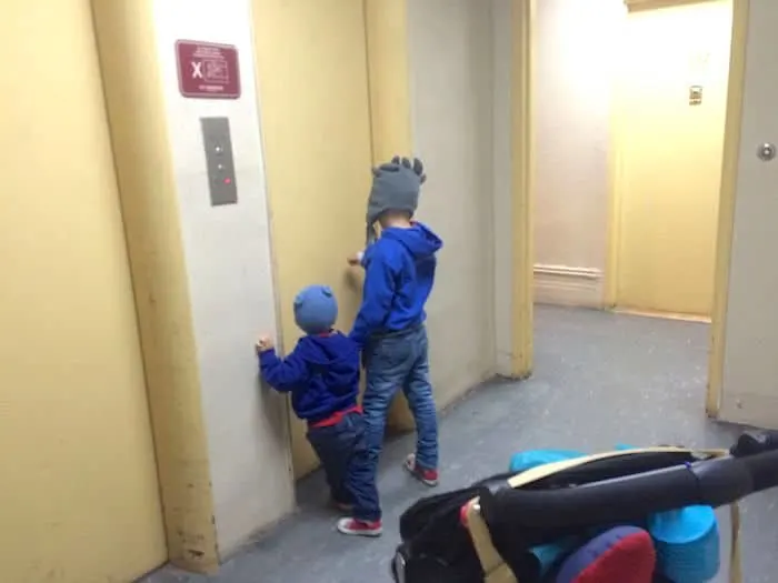 Visit ROAM THE GNOME Family Travel Website Directory for SUPER DOOPER FUN ideas for family vacations around the world. Search by city. Photo - Studio Plus New York apartment elevator