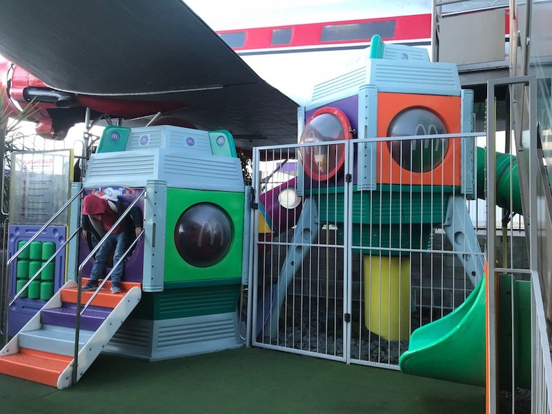 photo - mcdonalds taupo childrens playground