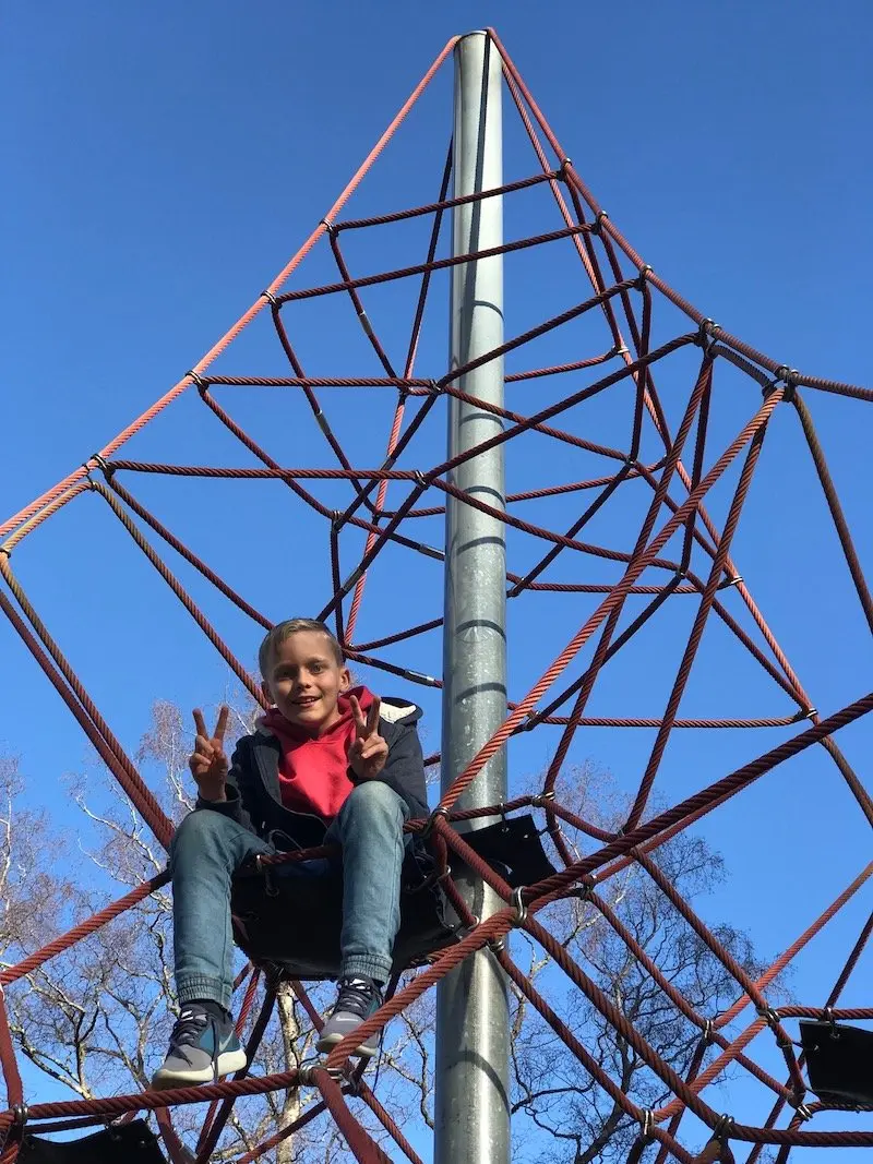 photo - taupo playground pyramid close up