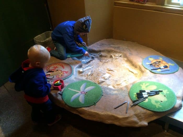 Discovery Room at Museum of Natural History. Visit ROAM THE GNOME FAMILY TRAVEL WEBSITE. Hundreds of fun ideas & activities to help you plan & book your next family vacation or weekend adventure