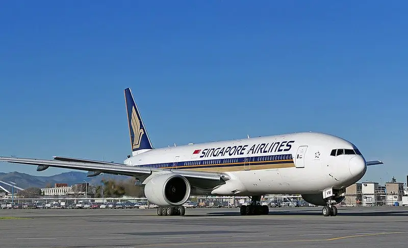 singapore airlines plane by bernard spragg 