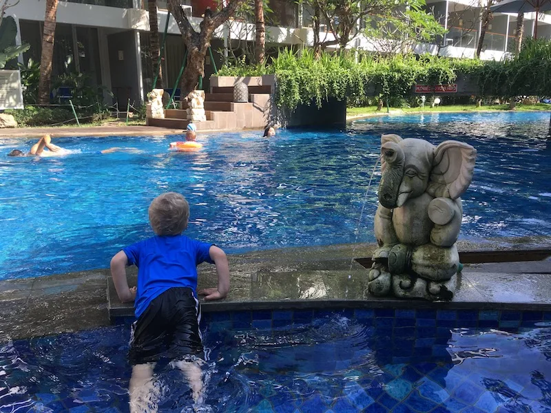 apply mosquito repellent after swimming