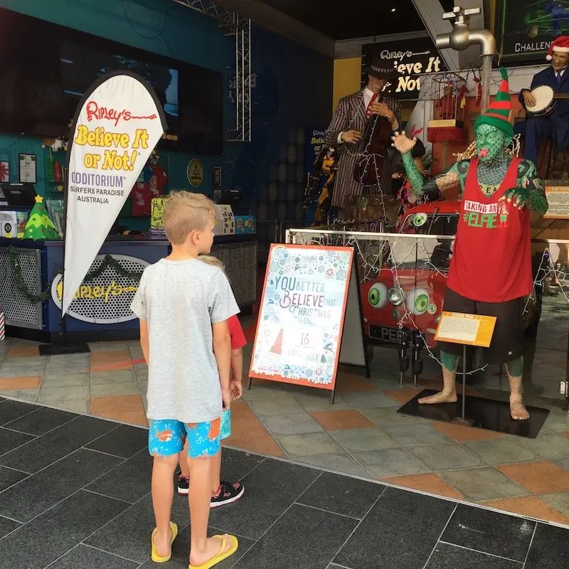 photo - ripleys surfers paradise entrance