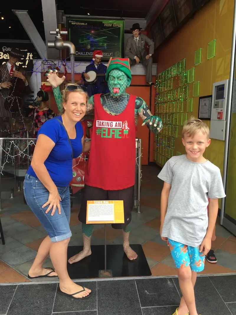 photo - ripleys surfers paradise with lizard man