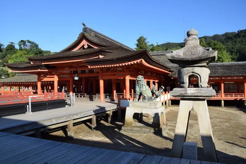 Miyajima Day Trip to miyajima island shrine - boardwalk pic