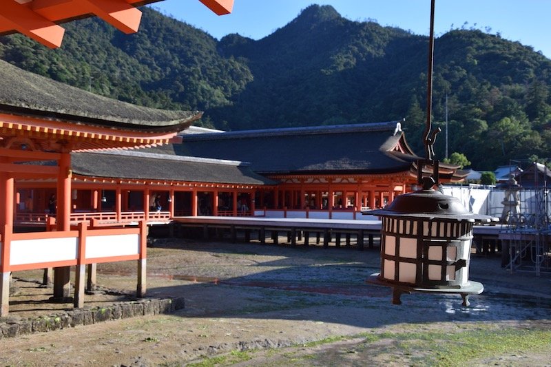 itsukushima shrine on miyajima island japan pic