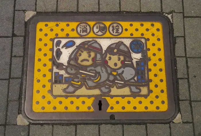 Kawaii_fire_hydrant_cover_in_Tokyo,_Shinbashi. Tokyo with kids.