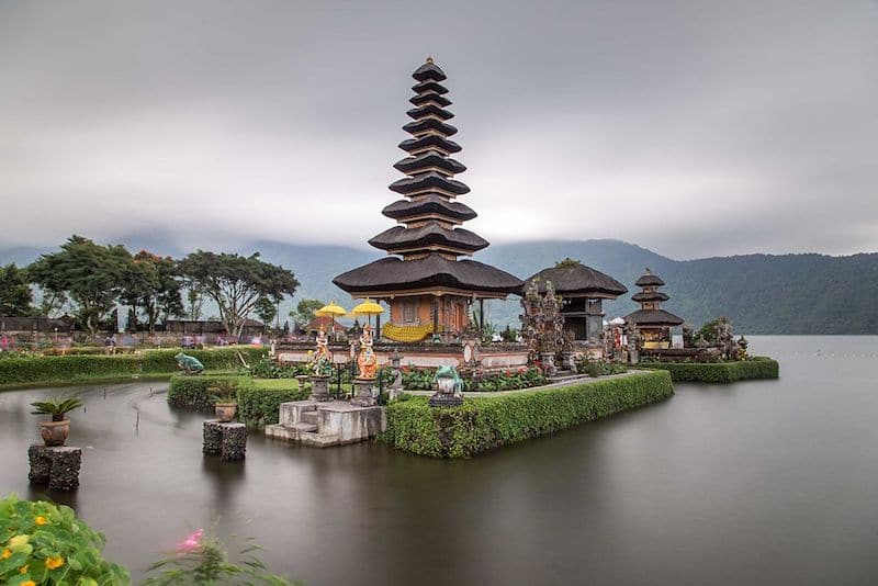 lake bratan - bali travel blog