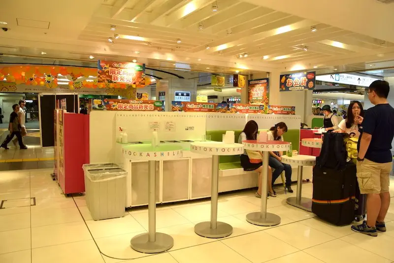 image - tokyo okashi land seating