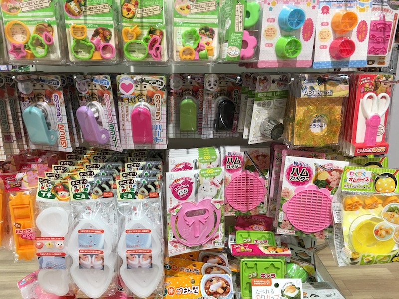 MONSTER LIST OF AWESOME THINGS TO BUY IN JAPAN!