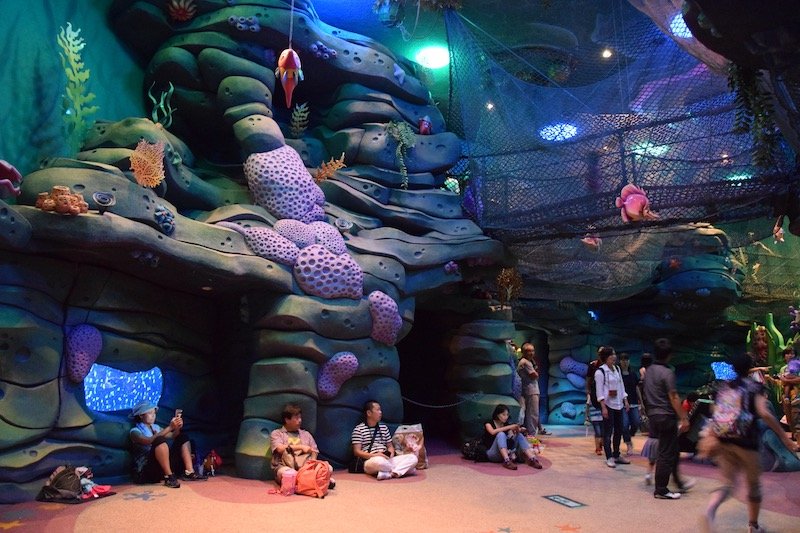 disneysea rides for toddlers - ariels playground 800