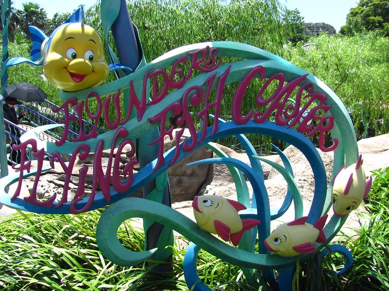 TOKYO DISNEYSEA RIDES FOR TODDLERS - flounders flying fish coaster sign by jeremy thompson 