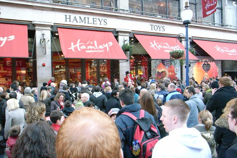 hamleys christmas by jaehun lee