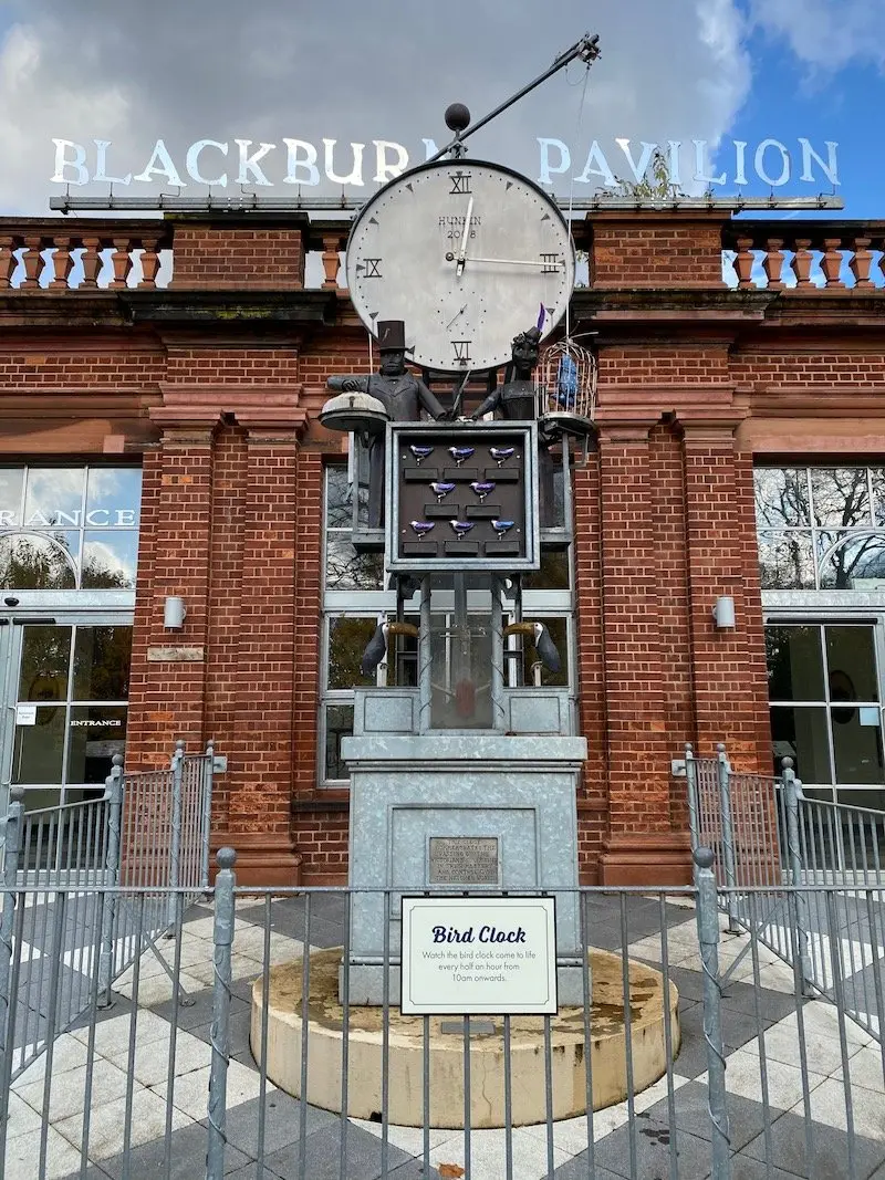 image - london zoo bird clock