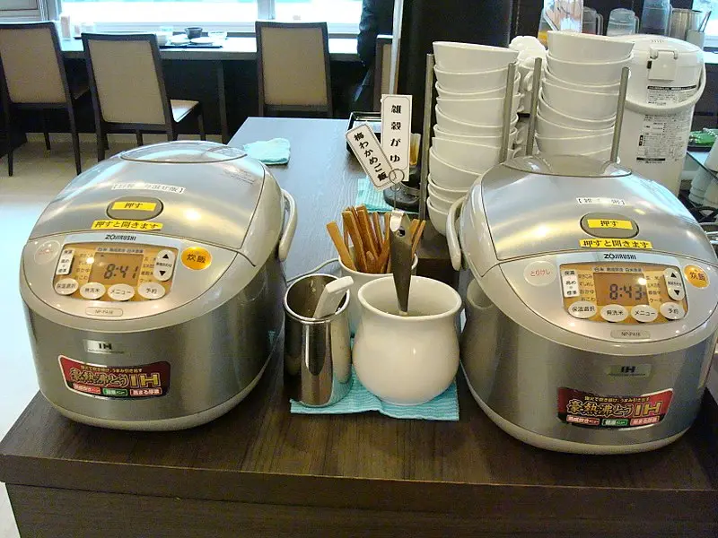 japanese rice cooker pic