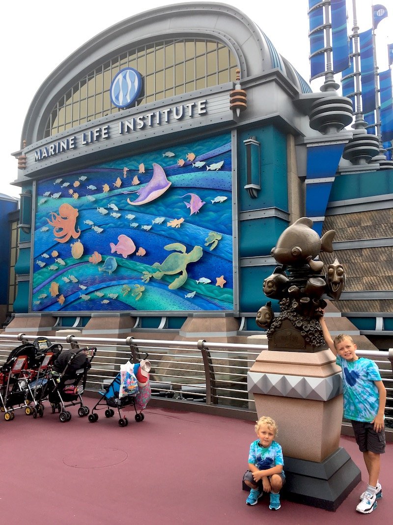 nemo and friends sea rider at disneysea pic 800