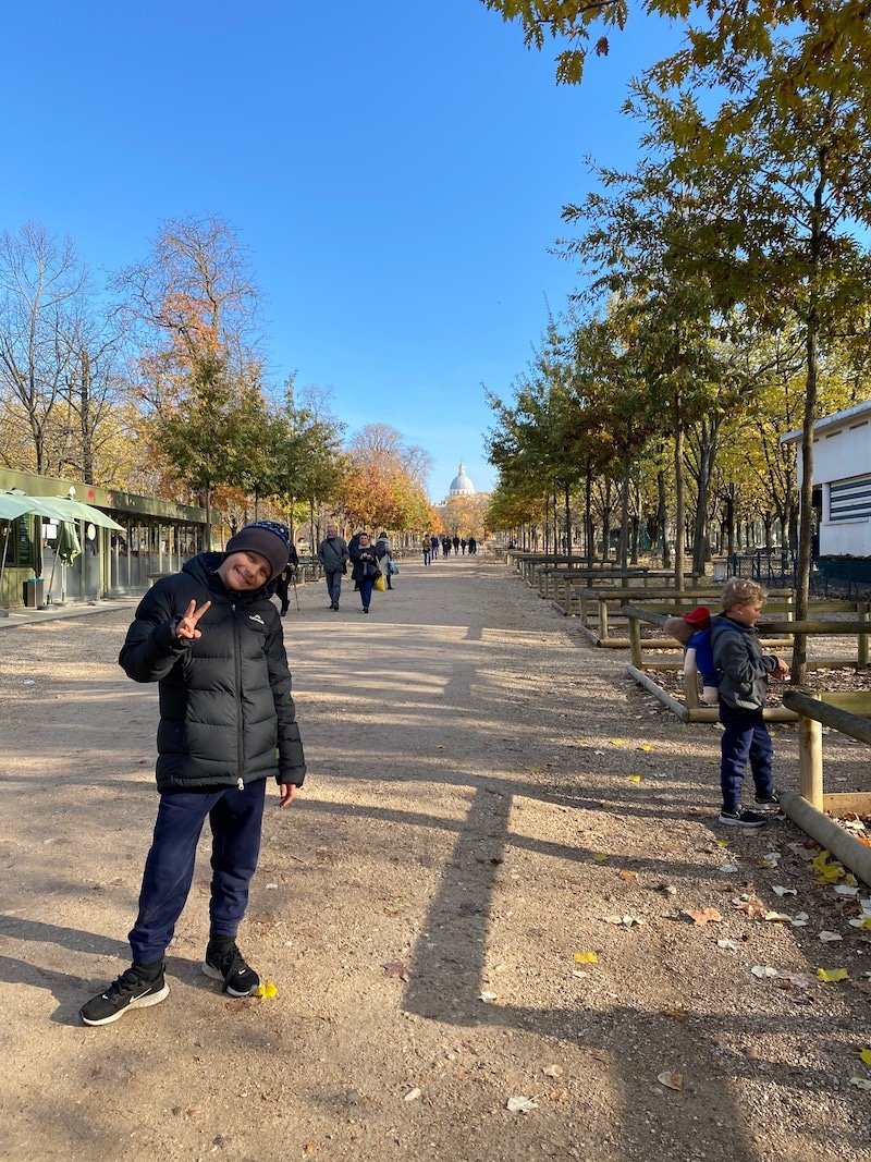 how to get to jardin du luxembourg playground - pathway pic 