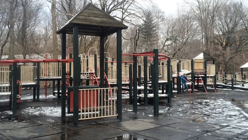 image - lincoln road playground toddler fort