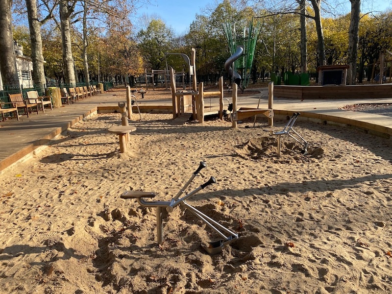 jardin de luxembourg playground sandpit pic