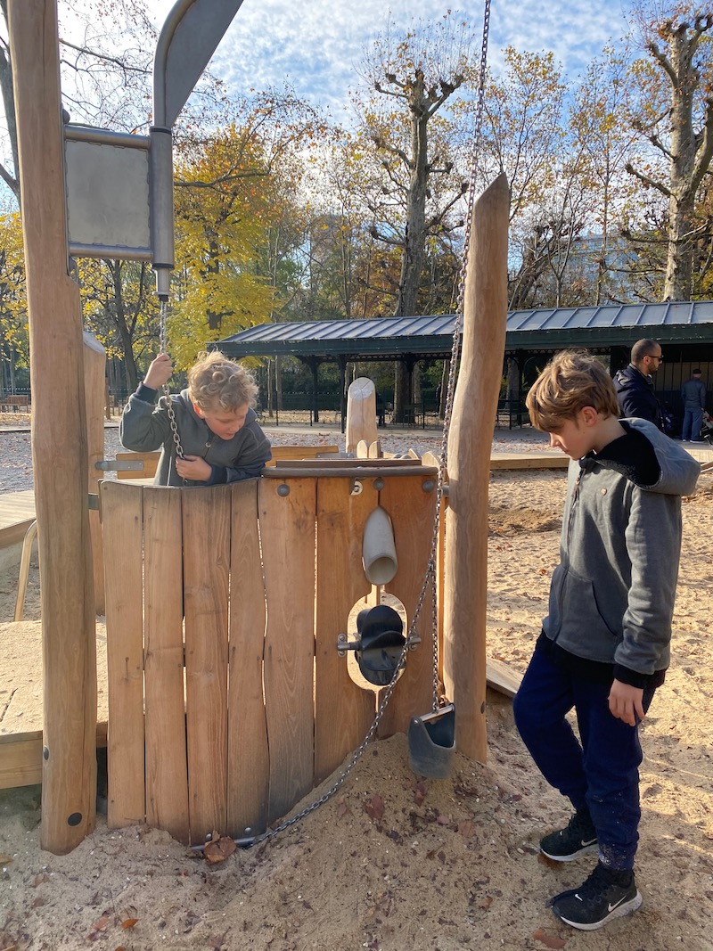 jardin du luxembourg play area sandpit pic