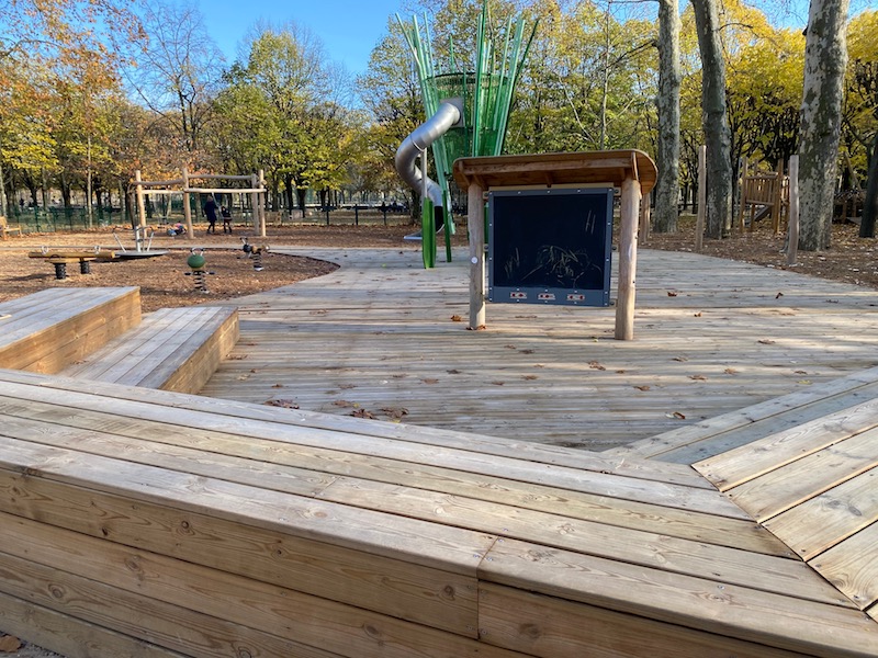 jardin du luxembourg playground stage pic